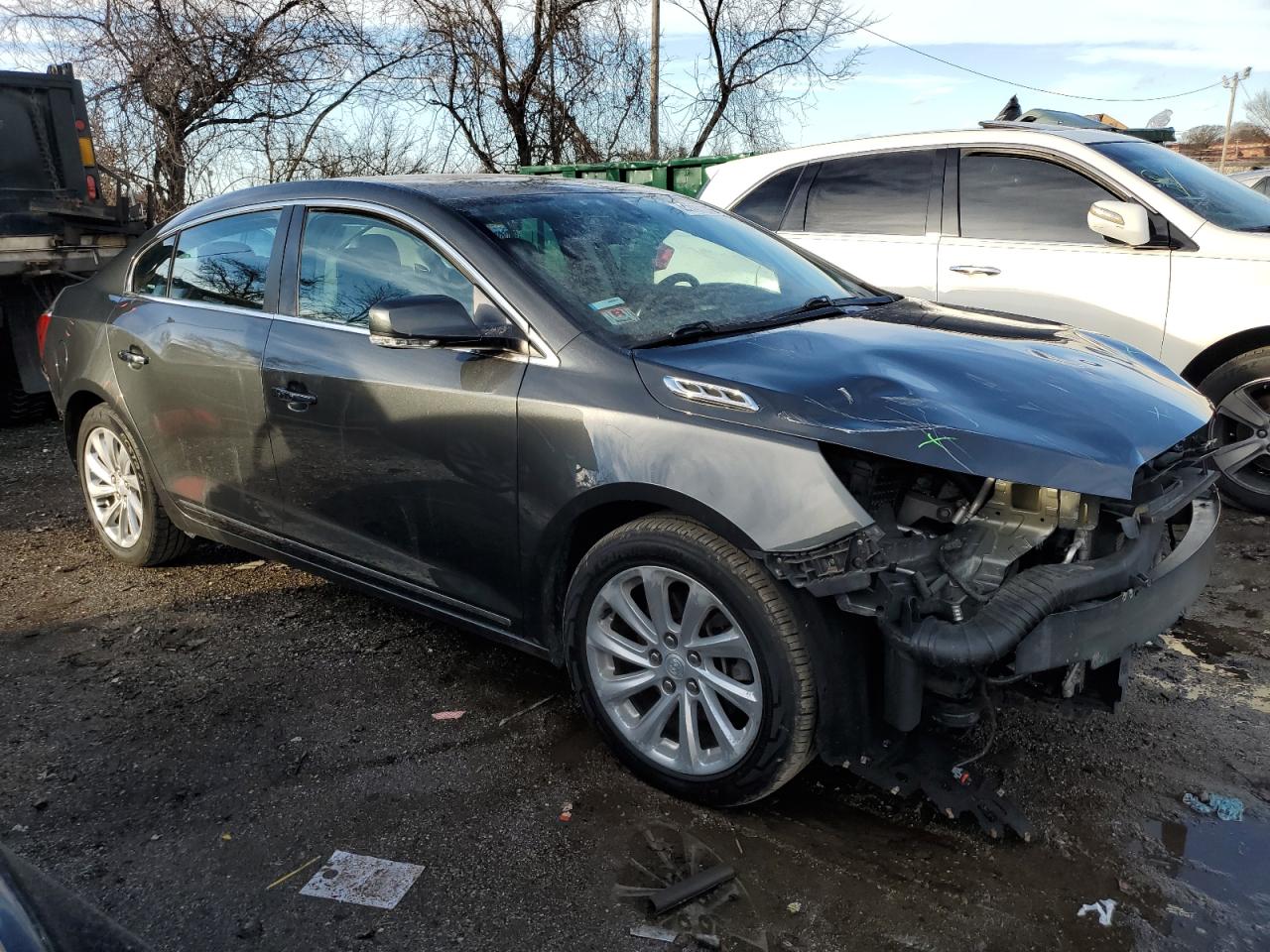 2016 Buick LaCrosse VIN 1G4GB5G32GF256858 Copart auction photo, front end / rear end damage thumbnail 4