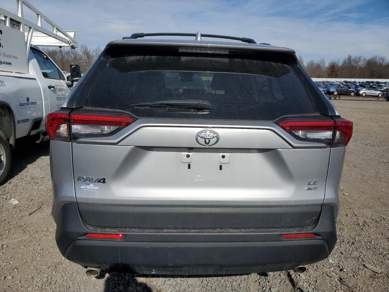 2019 Toyota RAV 4 VIN 2T3F1RFV2KW049360 Copart auction photo, side damage thumbnail 6