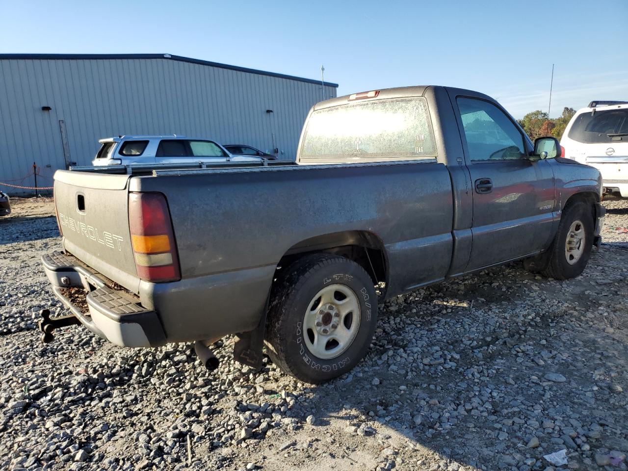 2001 Chevrolet Silverado VIN 1GCEC14W61Z312001 Copart auction photo, minor dent/scratches damage thumbnail 3