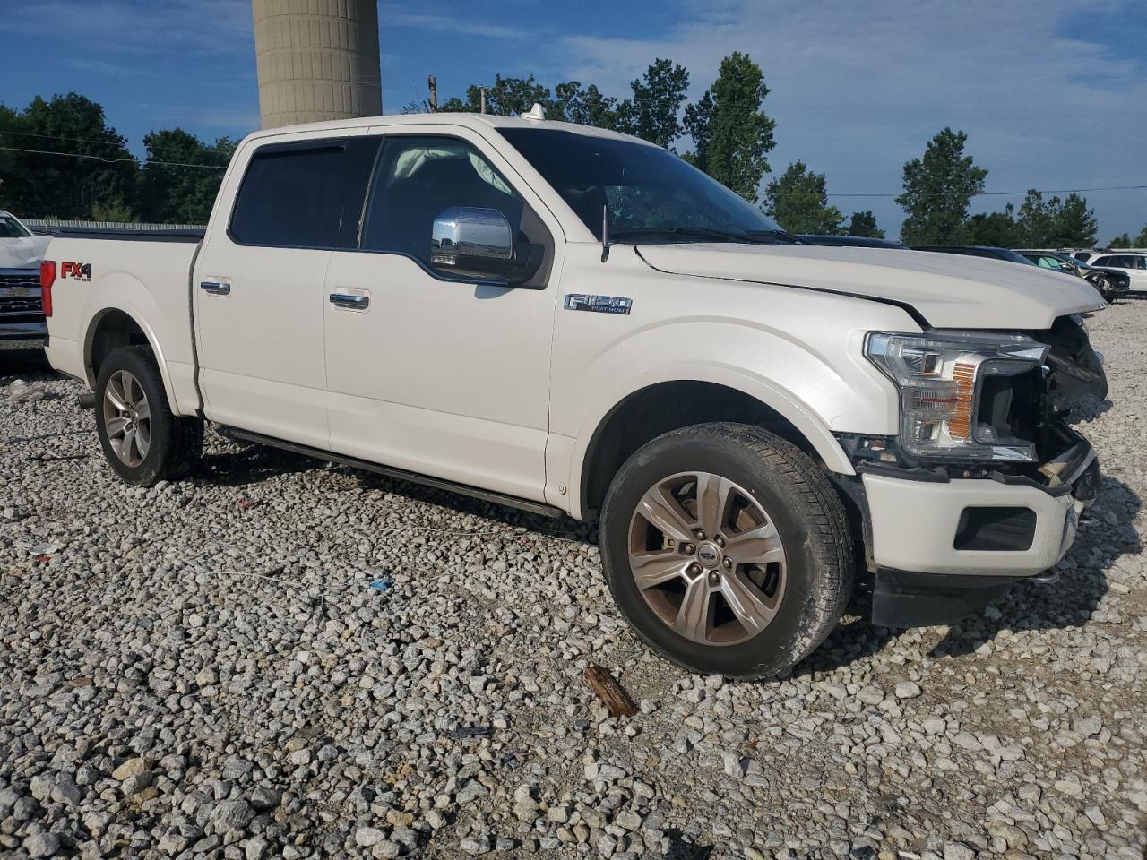 2018 Ford F-150 VIN 1FTEW1E54JFB84310 Copart auction photo, front end / side damage thumbnail 4