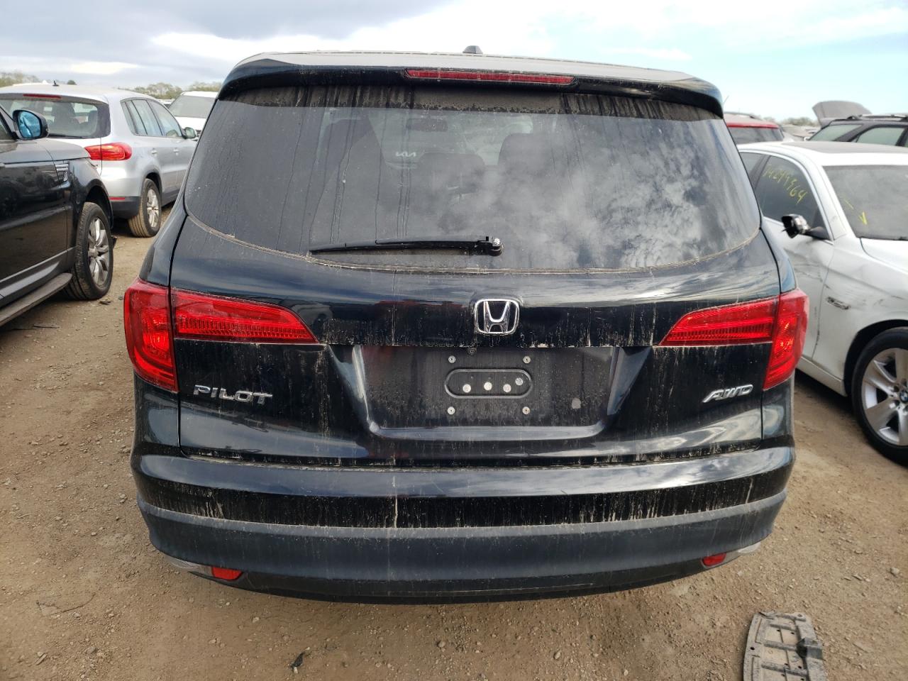2017 Honda Pilot VIN 5FNYF6H50HB047384 Copart auction photo, side / rear end damage thumbnail 6