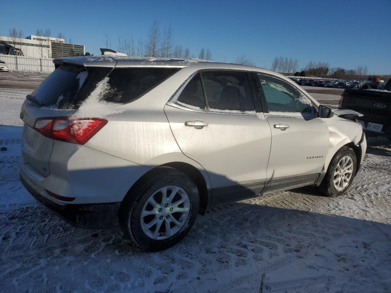 2019 Chevrolet Equinox VIN 2GNAXKEV9K6212171 Copart auction photo, front end / side damage thumbnail 3