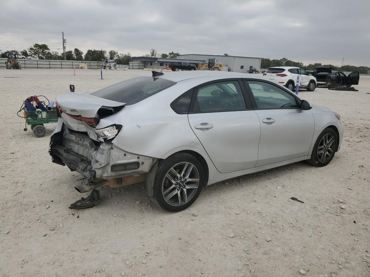 2019 KIA Forte VIN 3KPF34AD8KE028732 Copart auction photo, hail / rear end damage thumbnail 3