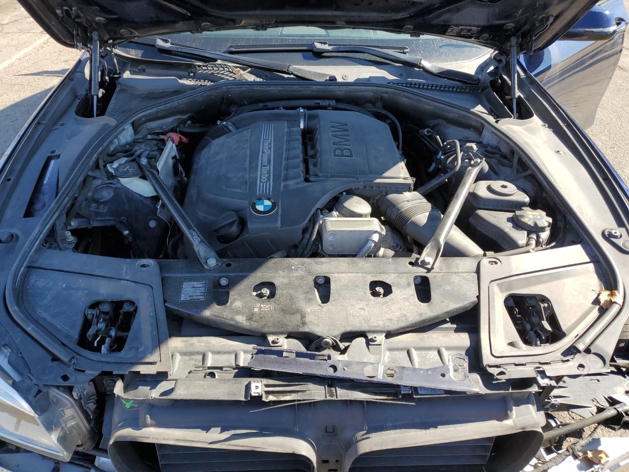 2016 BMW 5er VIN WBA5B3C50GG259062 Copart auction photo, front end damage thumbnail 11