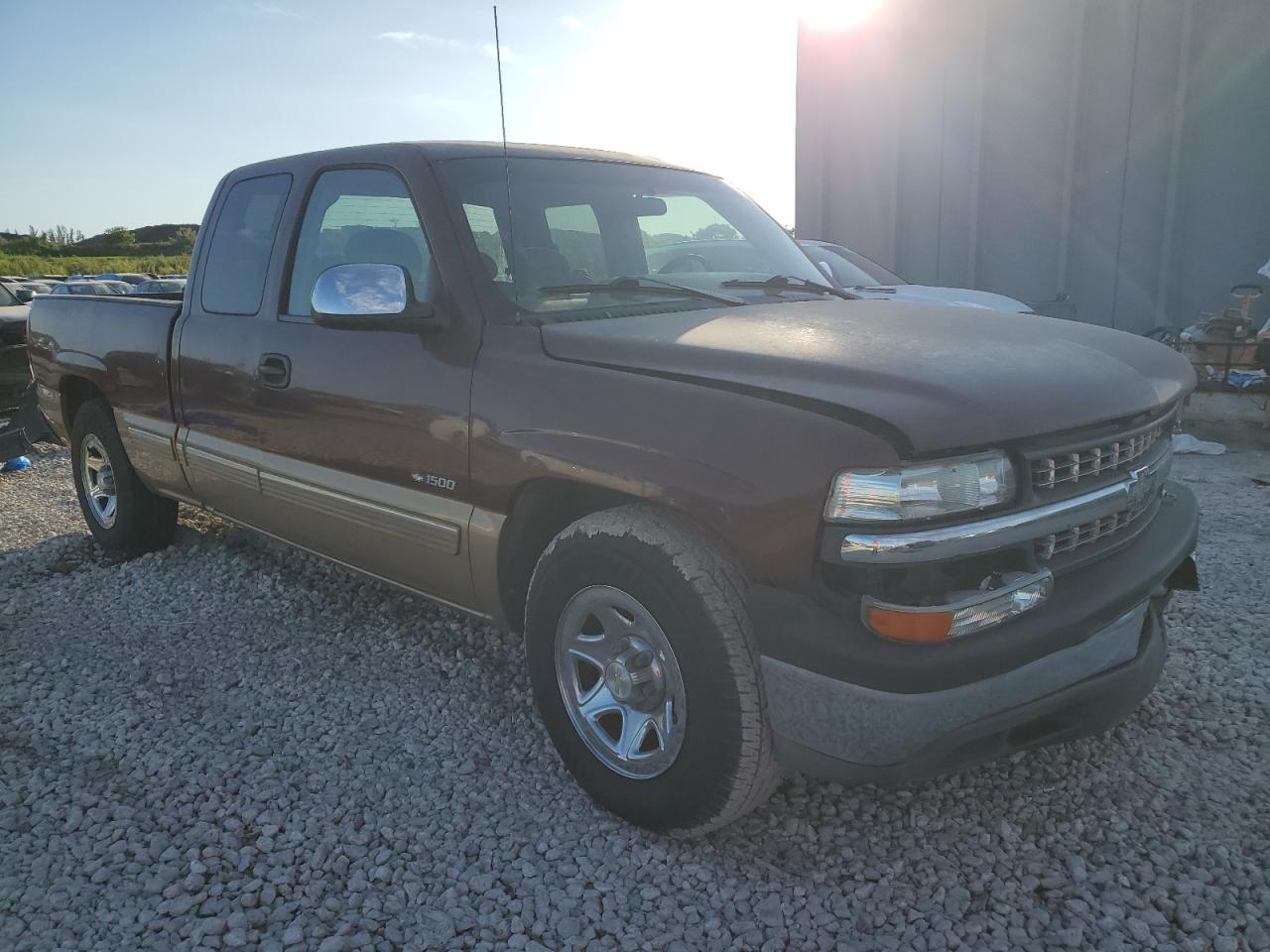 1999 Chevrolet Silverado VIN 1GCEC19V4XZ162382 Copart auction photo, front end / minor dent/scratches damage thumbnail 4