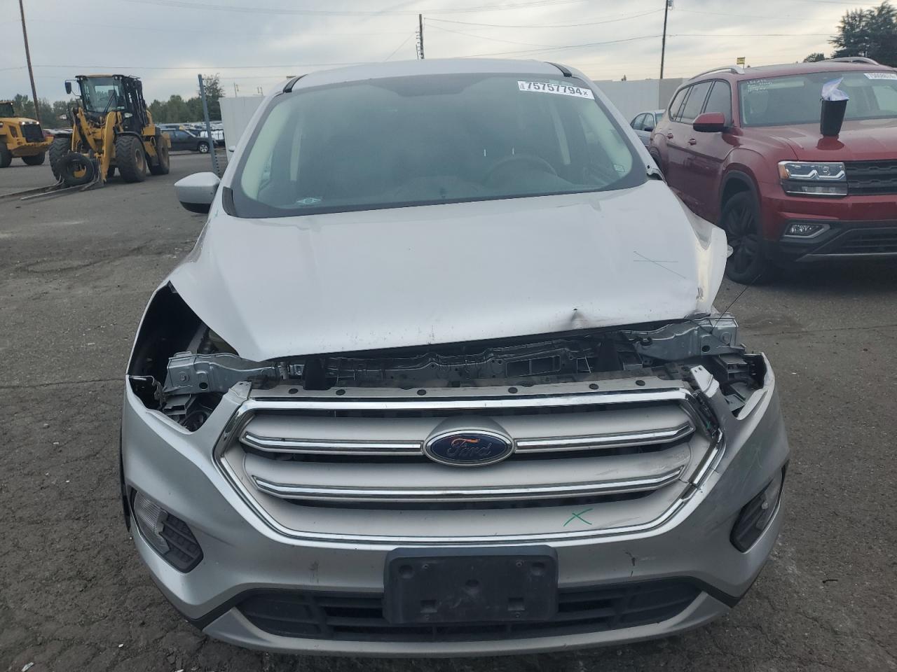 2019 Ford Escape VIN 1FMCU0GD2KUA36063 Copart auction photo, front end / minor dent/scratches damage thumbnail 5