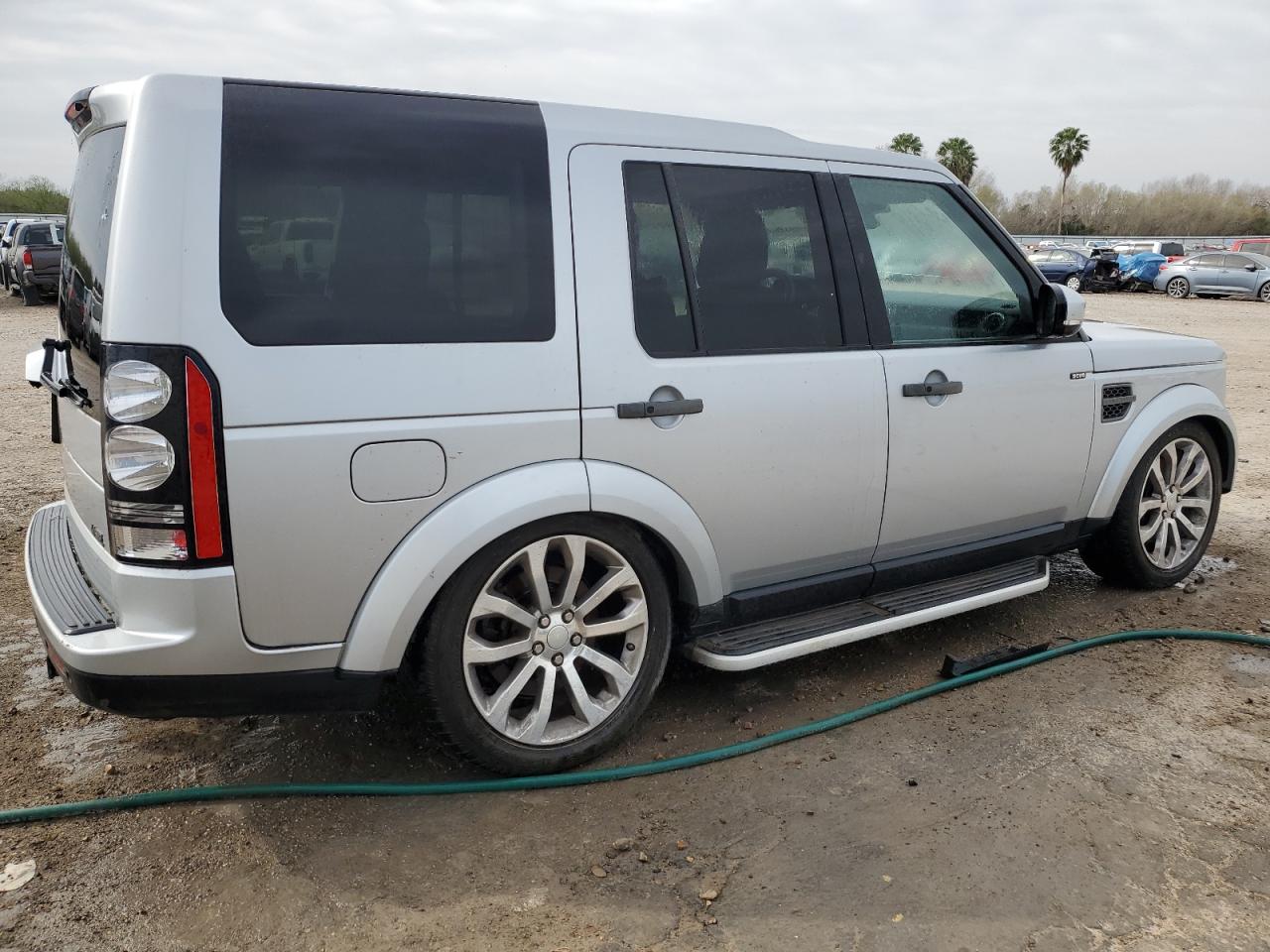 2015 Land Rover LR4 VIN SALAG2V6XFA762028 Copart auction photo, front end / mechanical damage thumbnail 3