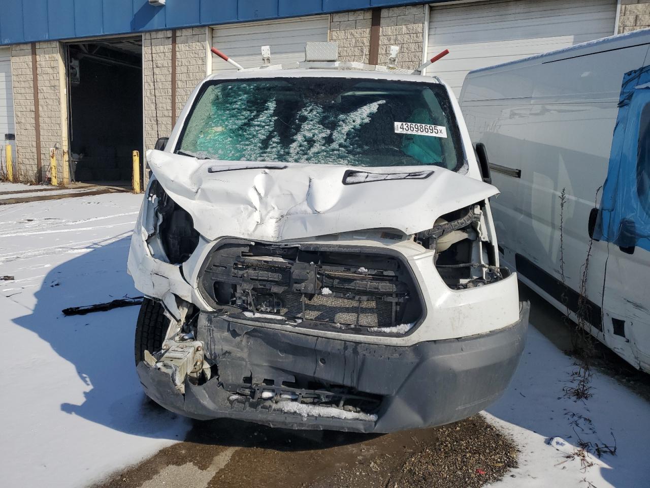 2016 Ford Transit VIN 1FTYE9ZM1GKA11473 Copart auction photo, front end damage thumbnail 5