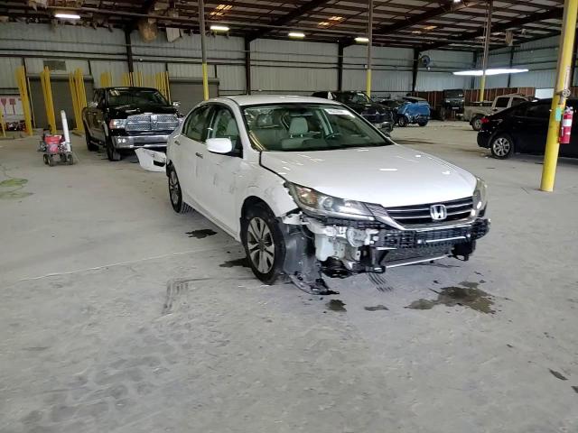 2014 Honda Accord VIN 1HGCR2F35EA063534 Copart auction photo, front end / minor dent/scratches damage thumbnail 11