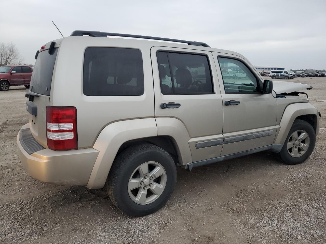 2011 Jeep Liberty (North America) VIN 1J4PP2GK1BW525222 Copart auction photo, front end / minor dent/scratches damage thumbnail 3