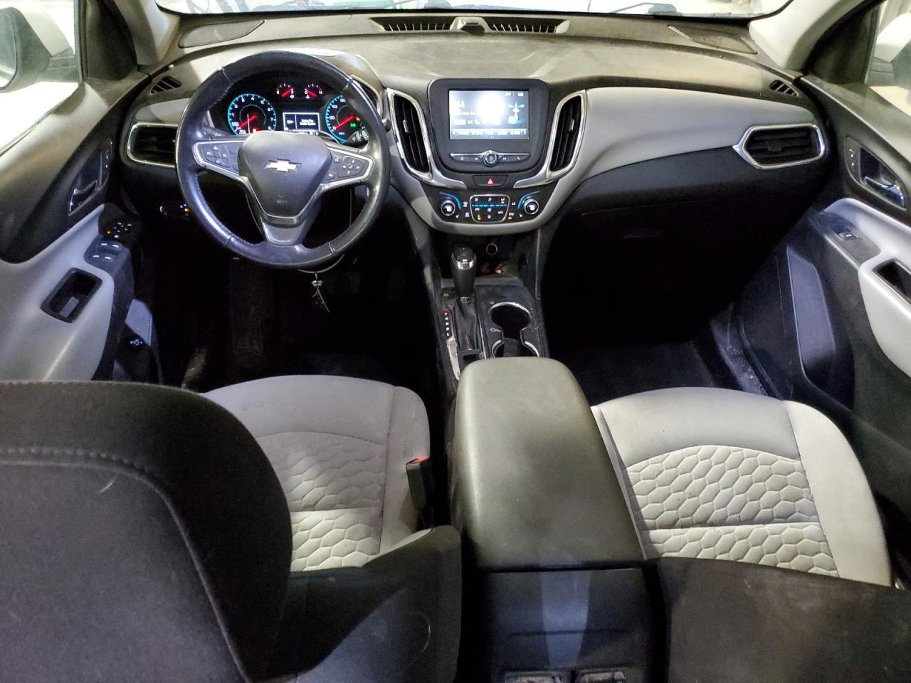 2018 Chevrolet Equinox VIN 2GNAXSEV8J6301101 Copart auction photo, front end / minor dent/scratches damage thumbnail 8