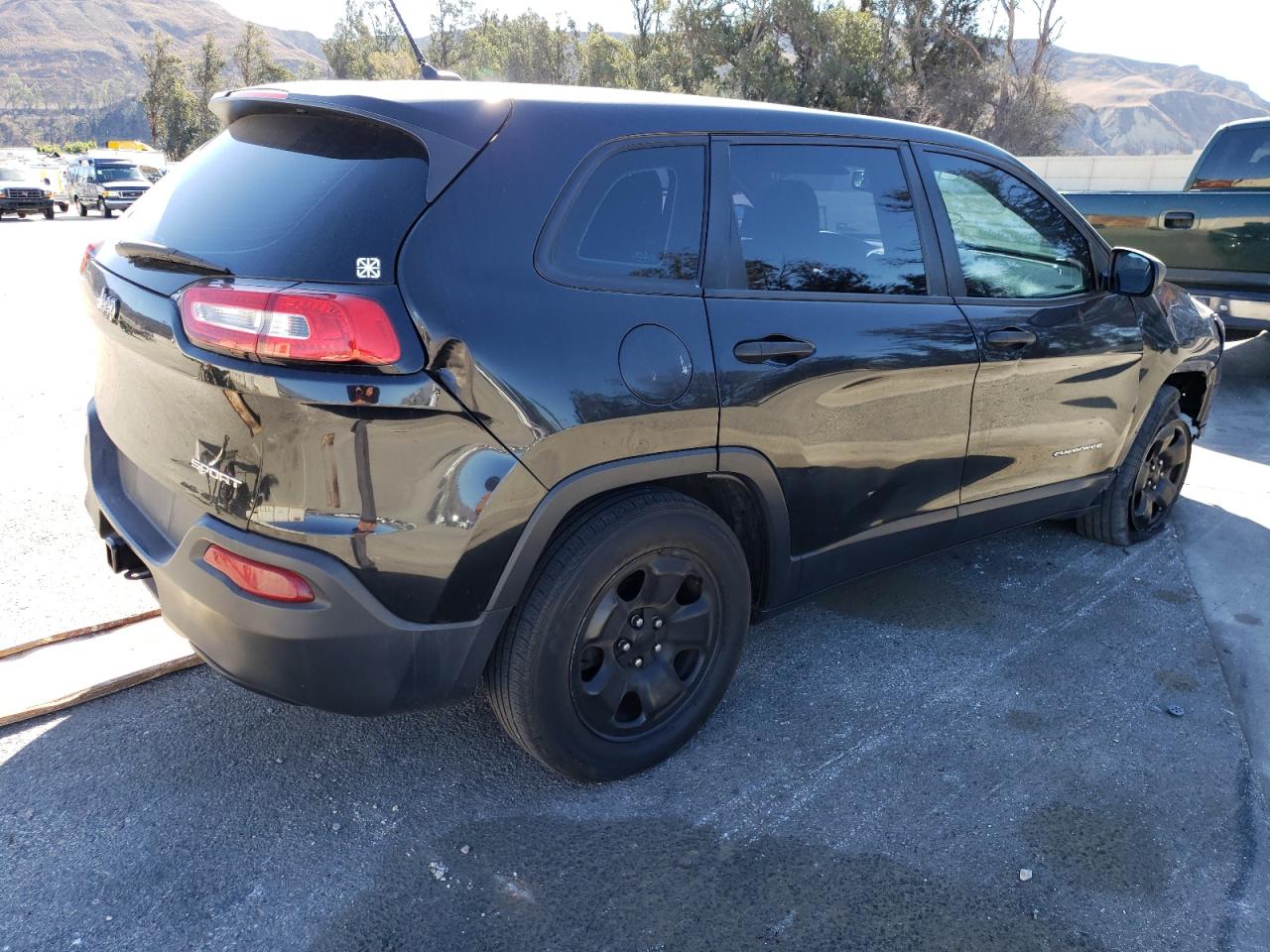 2015 Jeep Grand Cherokee VIN 1C4PJLAB2FW573100 Copart auction photo, front end damage thumbnail 3