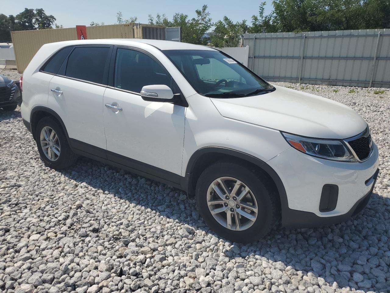2015 KIA Sorento VIN 5XYKT3A64FG630479 Copart auction photo, rear end damage thumbnail 4