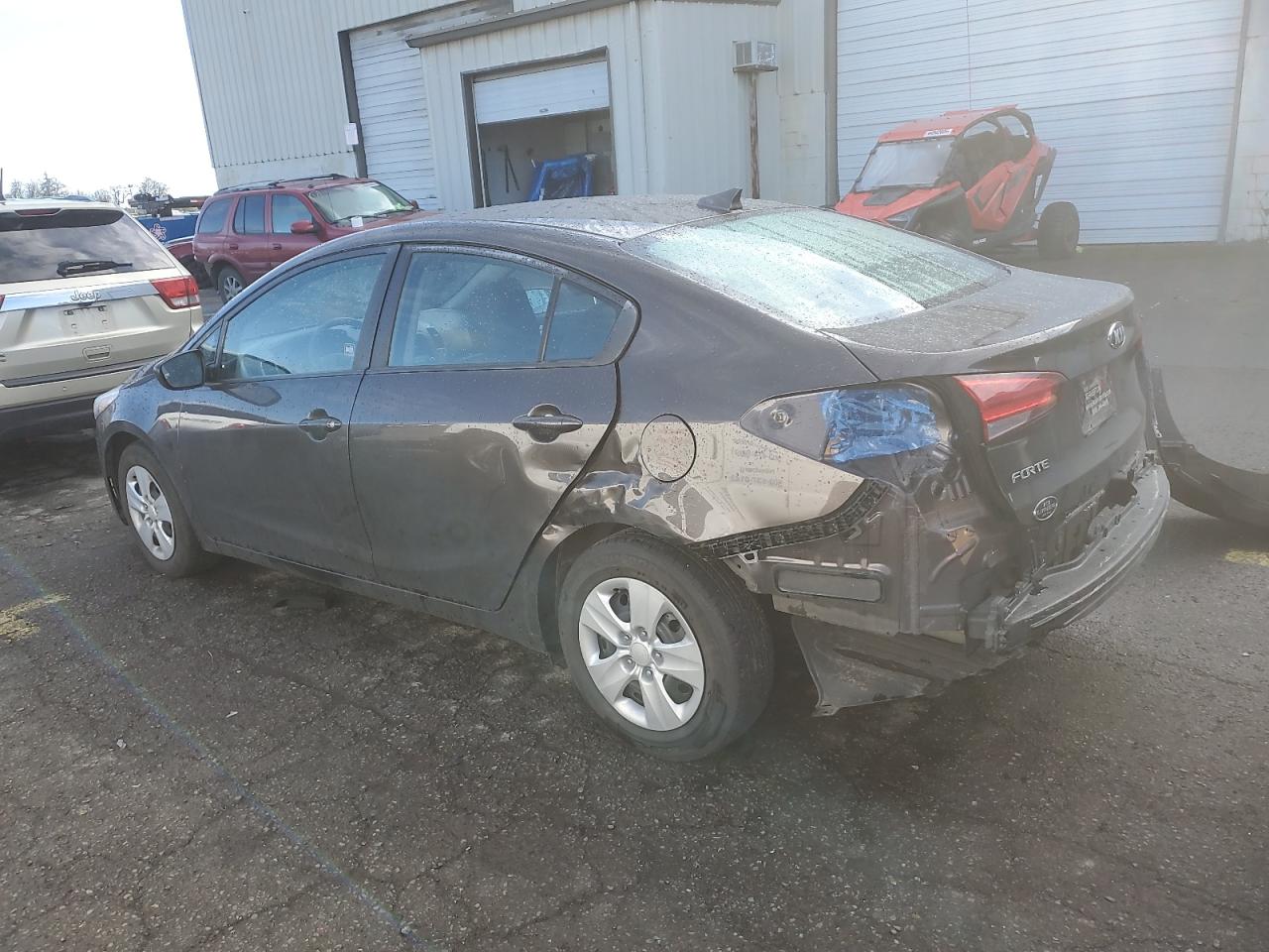 2018 KIA Forte VIN 3KPFL4A76JE199035 Copart auction photo, rear end / side damage thumbnail 2