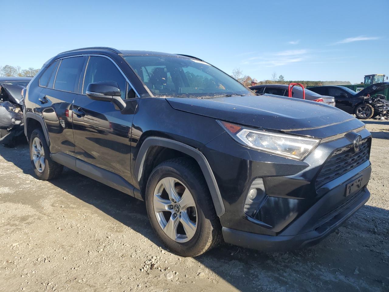 2019 Toyota RAV 4 VIN 2T3P1RFV0KC017335 Copart auction photo, side / minor dent/scratches damage thumbnail 4