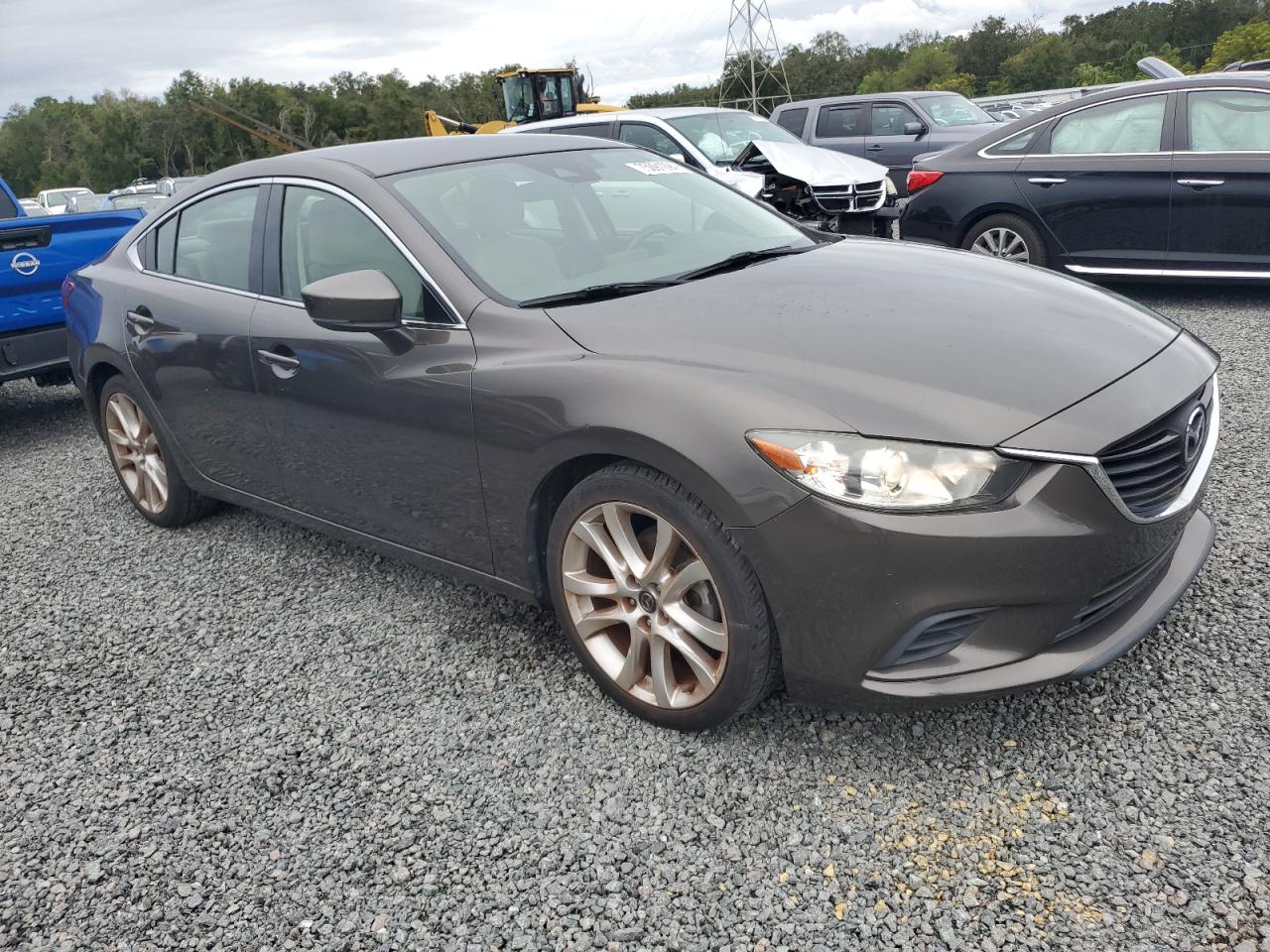 2017 Mazda 6 VIN JM1GL1V5XH1135072 Copart auction photo, water/flood / minor dent/scratches damage thumbnail 4