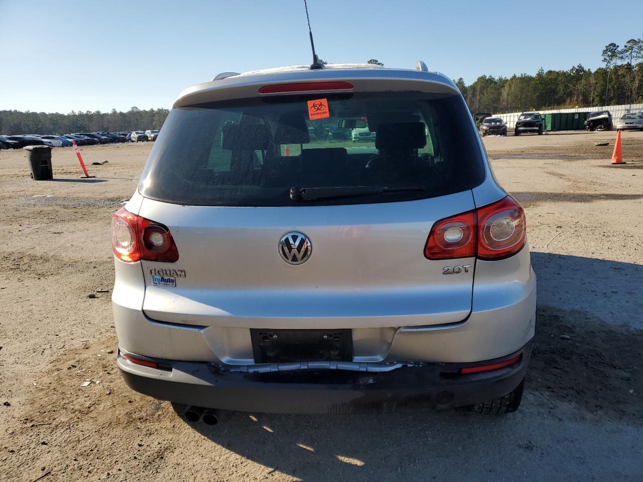 2010 Volkswagen Tiguan VIN WVGAV7AX2AW516316 Copart auction photo, front end damage thumbnail 6