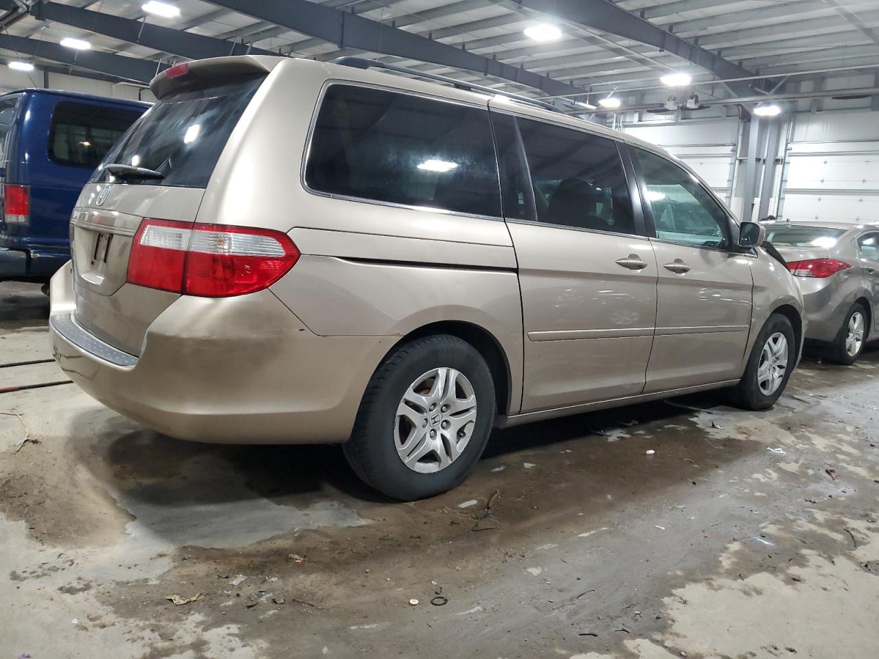 2007 Honda Odyssey VIN 5FNRL38707B136450 Copart auction photo, front end damage thumbnail 3