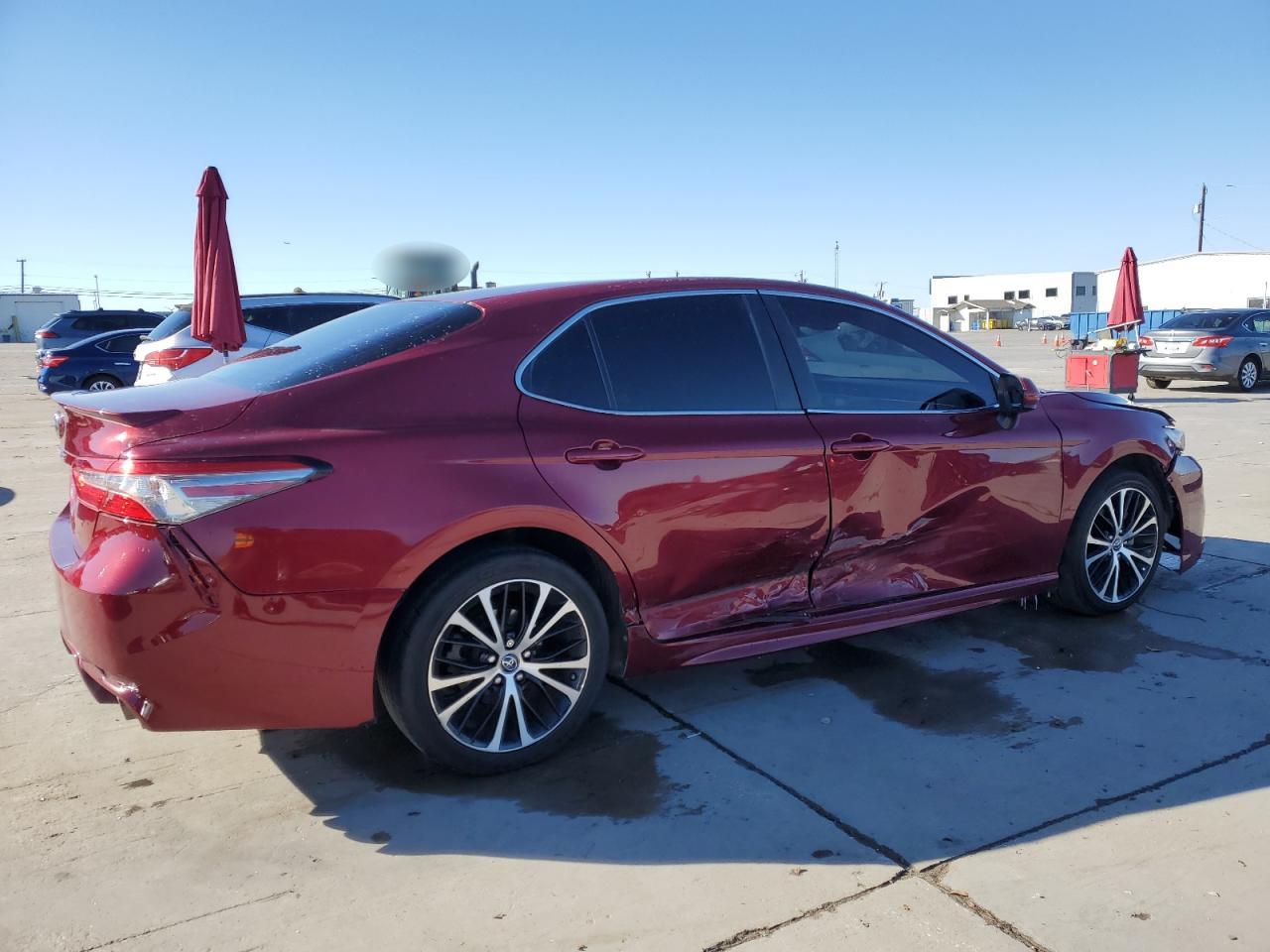 2018 Toyota Camry VIN 4T1B11HK5JU630958 Copart auction photo, side / front end damage thumbnail 3