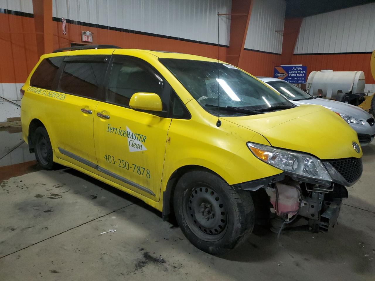 2013 Toyota Sienna VIN 5TDXK3DC2DS284457 Copart auction photo, front end / side damage thumbnail 4