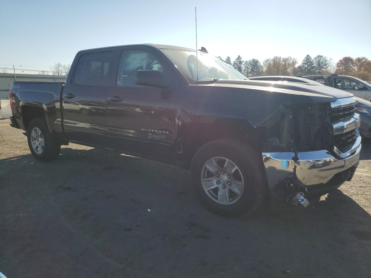 2017 Chevrolet Silverado VIN 3GCUKREC0HG326827 Copart auction photo, front end damage thumbnail 4