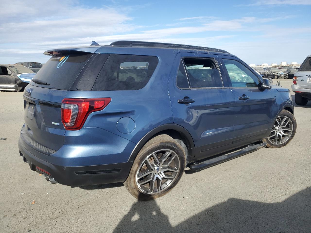 2018 Ford Explorer VIN 1FM5K8GT2JGC14765 Copart auction photo, all over damage thumbnail 3