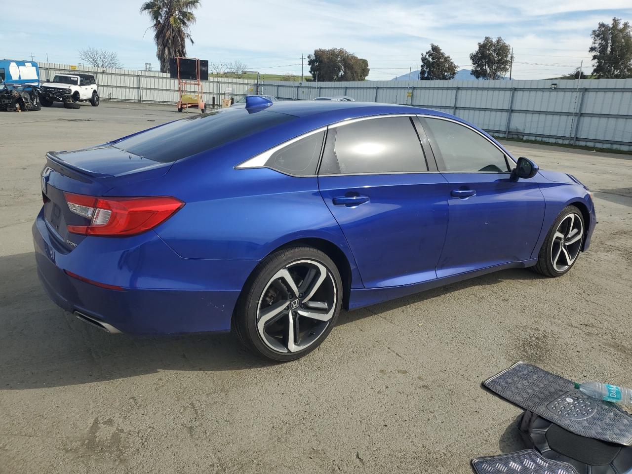 2018 Honda Accord VIN 1HGCV1F39JA156962 Copart auction photo, side / front end damage thumbnail 3