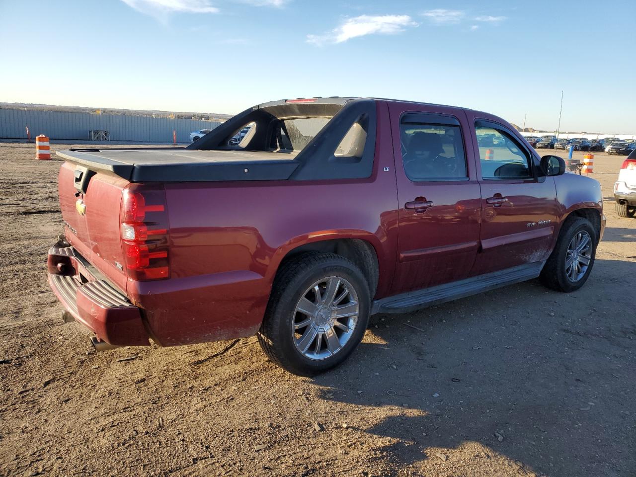2007 Chevrolet Avalanche VIN 3GNFK12307G218566 Copart auction photo, rear end damage thumbnail 3