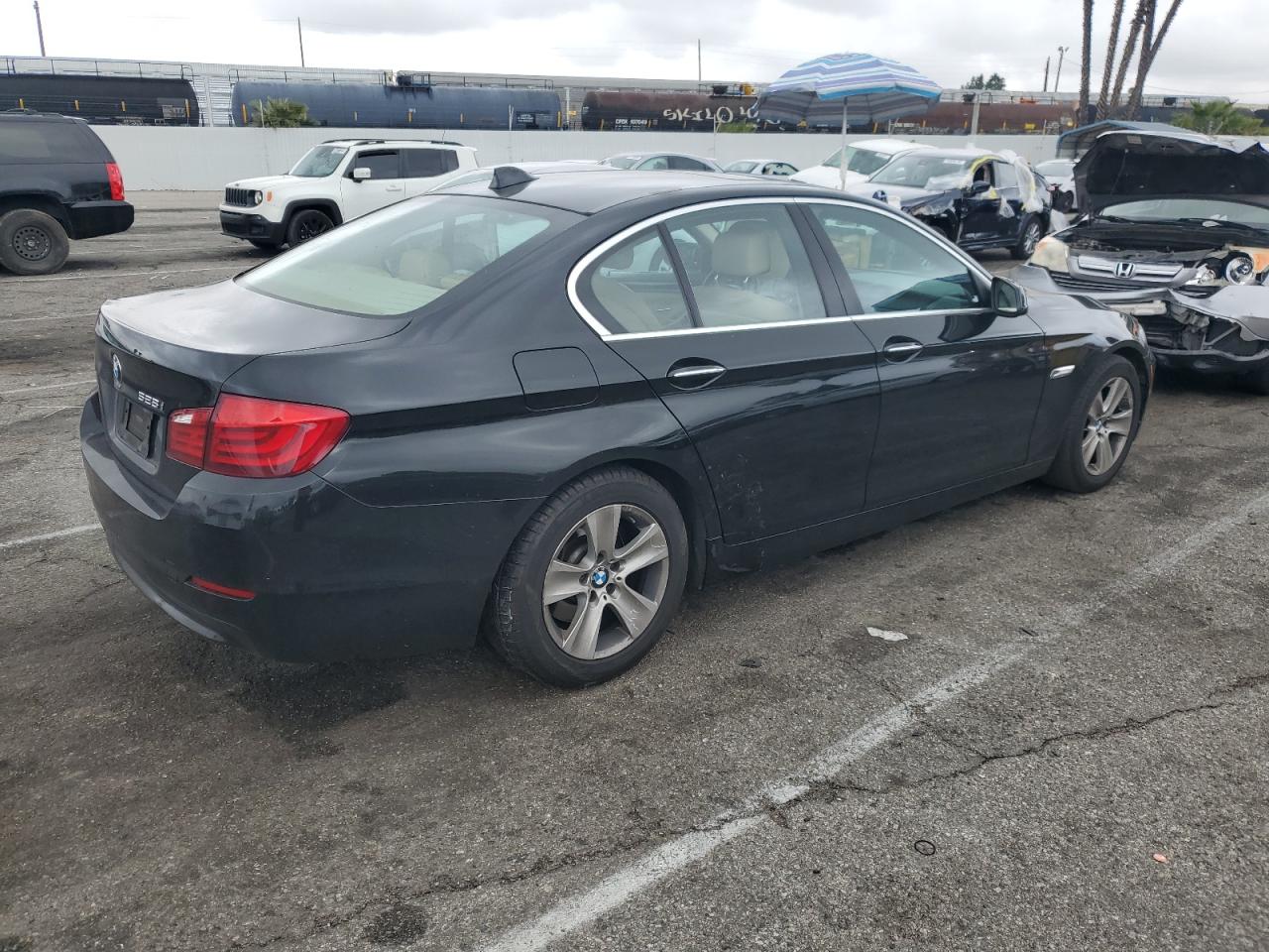 2011 BMW 5er VIN WBAFR1C59BDS35020 Copart auction photo, side / minor dent/scratches damage thumbnail 3
