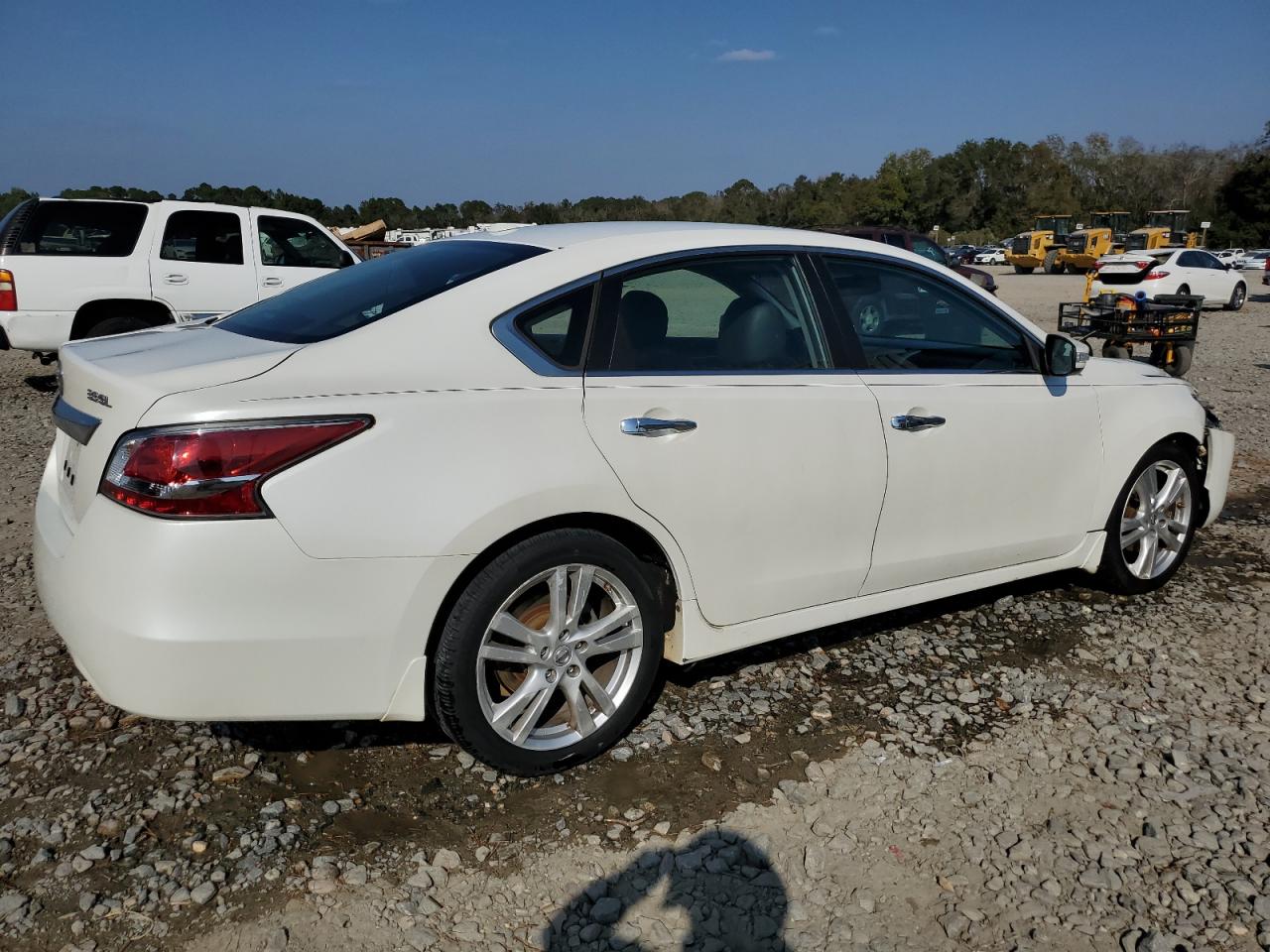 2014 Nissan Altima VIN 1N4BL3AP1EC162096 Copart auction photo, front end / side damage thumbnail 3