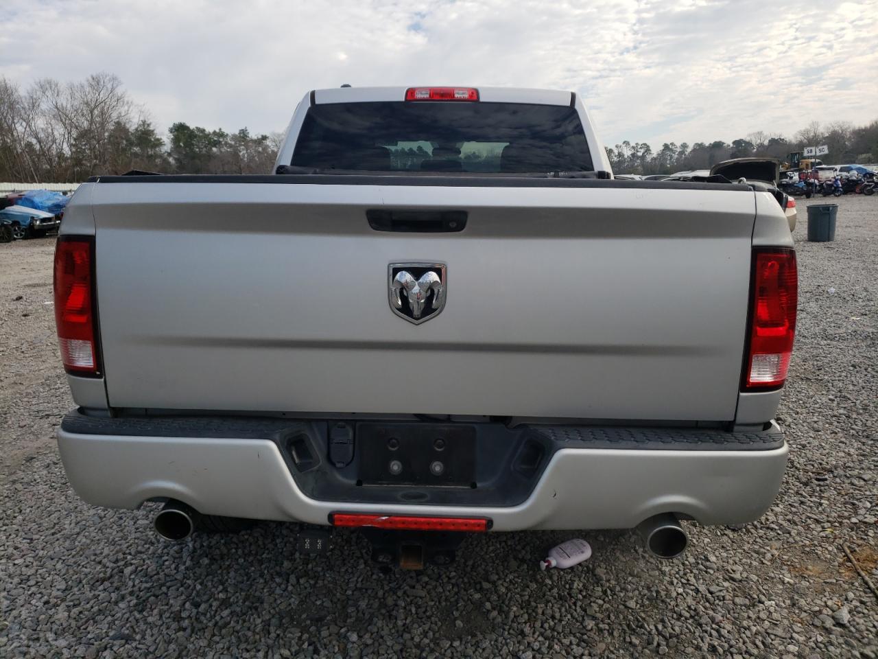 2015 RAM 1500 VIN 1C6RR6KT3FS620059 Copart auction photo, rear end / side damage thumbnail 6