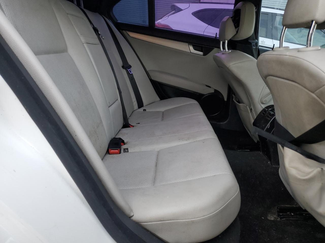 2013 Mercedes-Benz C-klasse VIN WDDGF4HB8DR267341 Copart auction photo, all over / minor dent/scratches damage thumbnail 10