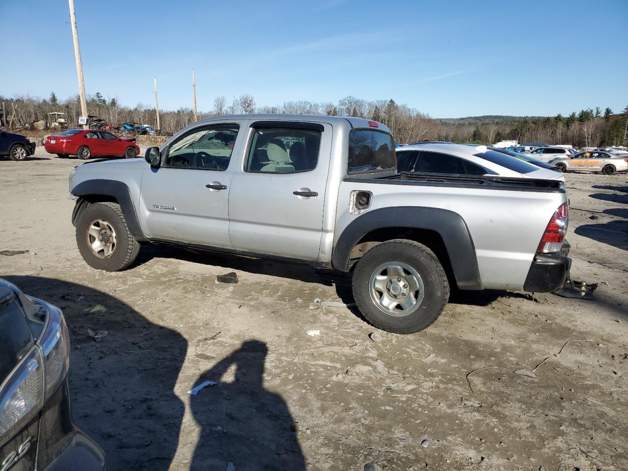 2011 Toyota Tacoma VIN 3TMLU4EN7BM072228 Copart auction photo, rear end damage thumbnail 2