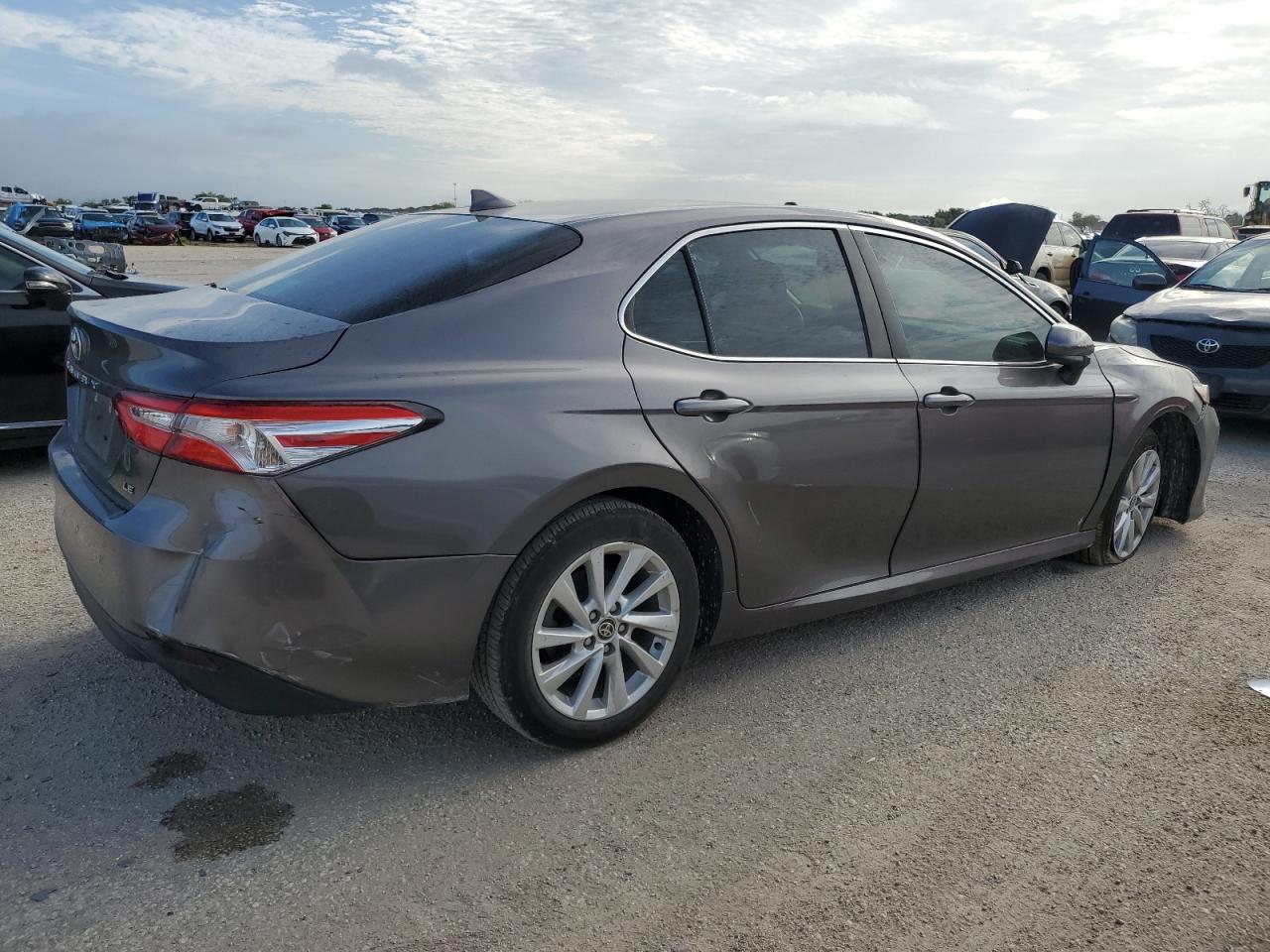 2020 Toyota Camry VIN 4T1C11AK1LU922818 Copart auction photo, side damage thumbnail 3