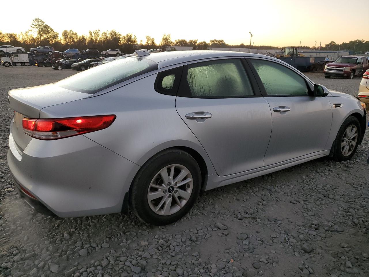 2018 KIA Optima VIN 5XXGT4L37JG234459 Copart auction photo, side / front end damage thumbnail 3