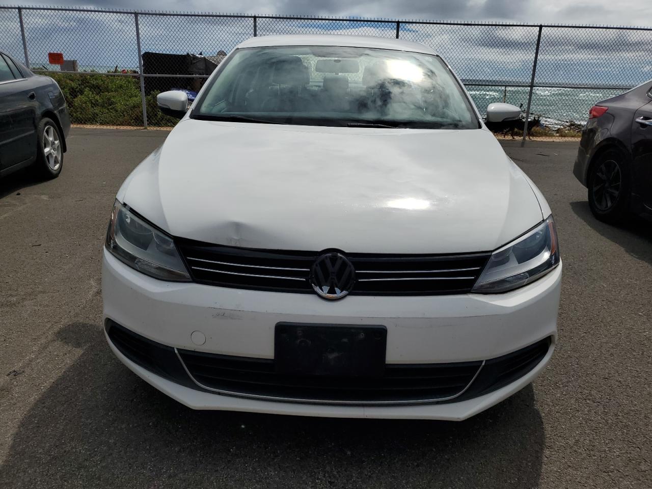 2014 Volkswagen Jetta VIN 3VWD17AJ0EM204488 Copart auction photo, front end damage thumbnail 5