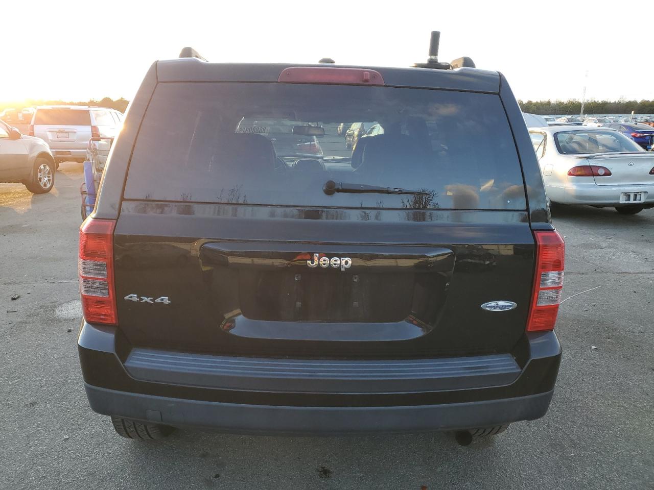 2015 Jeep Liberty (Patriot) VIN 1C4NJRFB6FD154813 Copart auction photo, front end / mechanical damage thumbnail 6