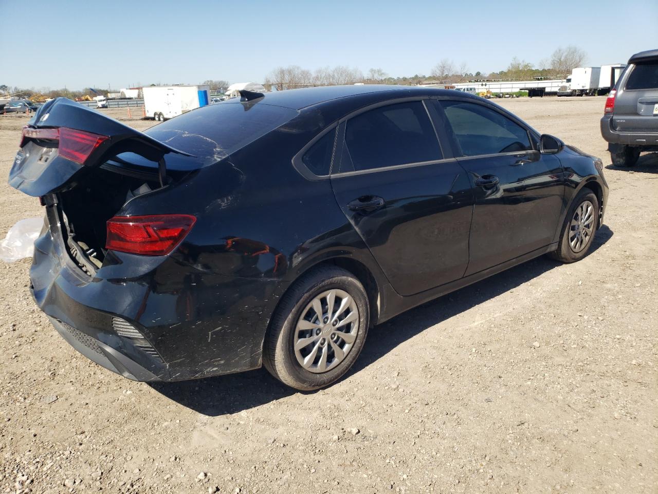 2023 KIA Forte VIN 3KPF24AD6PE685281 Copart auction photo, rear end / minor dent/scratches damage thumbnail 3