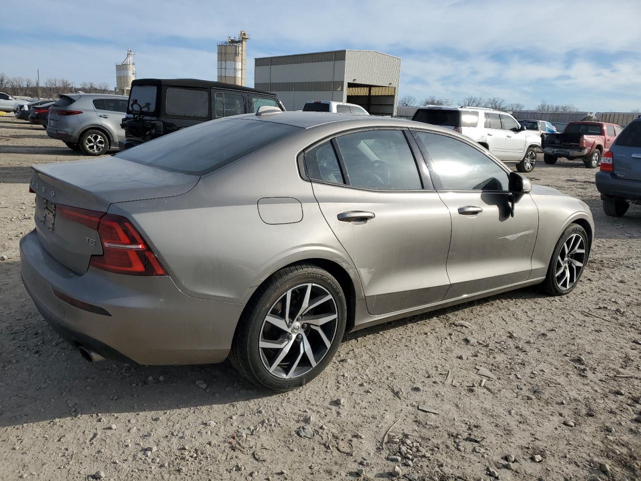 2019 Volvo S60 VIN 7JR102FK4KG010339 Copart auction photo, side / front end damage thumbnail 3