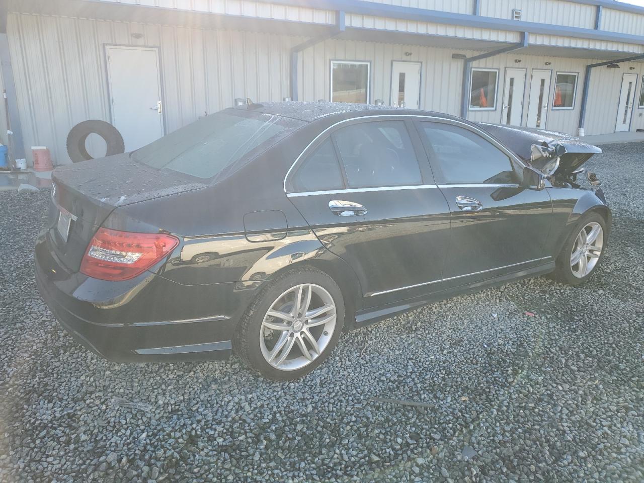 2013 Mercedes-Benz C-klasse VIN WDDGF4HB9DG089354 Copart auction photo, front end damage thumbnail 3