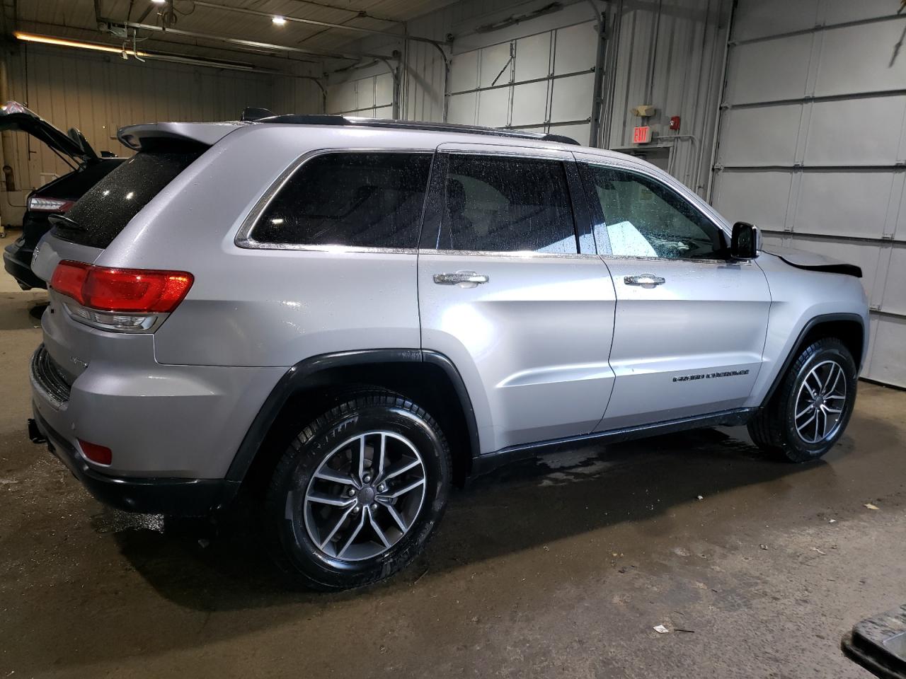 2019 Jeep Grand Cherokee VIN 1C4RJFBG0KC590638 Copart auction photo, front end / undercarriage damage thumbnail 3