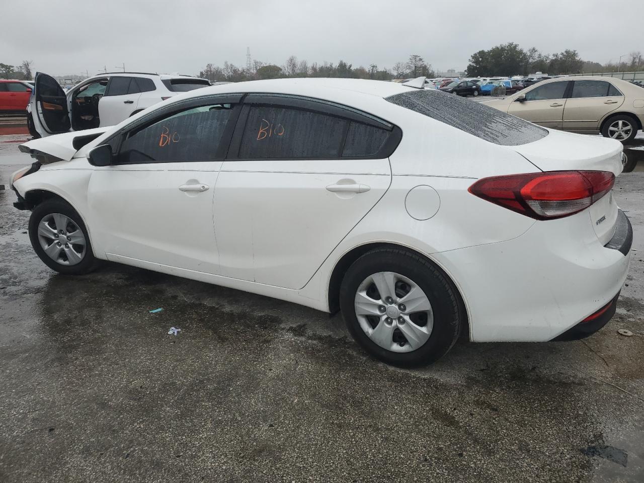 2017 KIA Forte VIN 3KPFL4A73HE135531 Copart auction photo, front end / side damage thumbnail 2