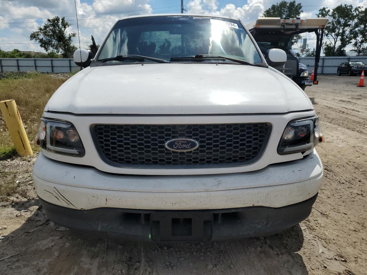 2001 Ford F-150 VIN 1FTRX07L81KF40897 Copart auction photo, water/flood damage thumbnail 5