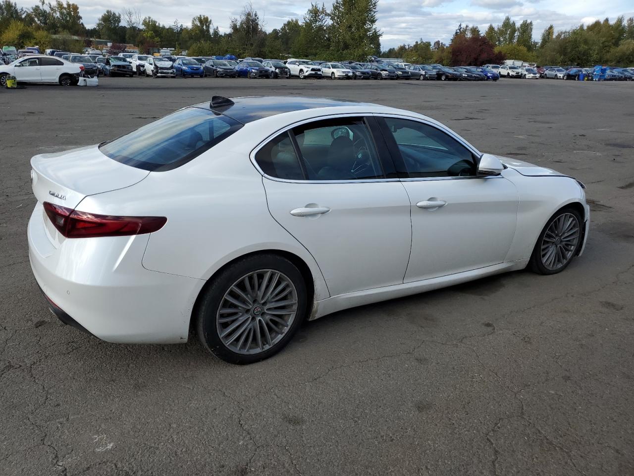 2017 Alfa Romeo Giulia VIN ZARFAECN2H7543175 Copart auction photo, front end damage thumbnail 3