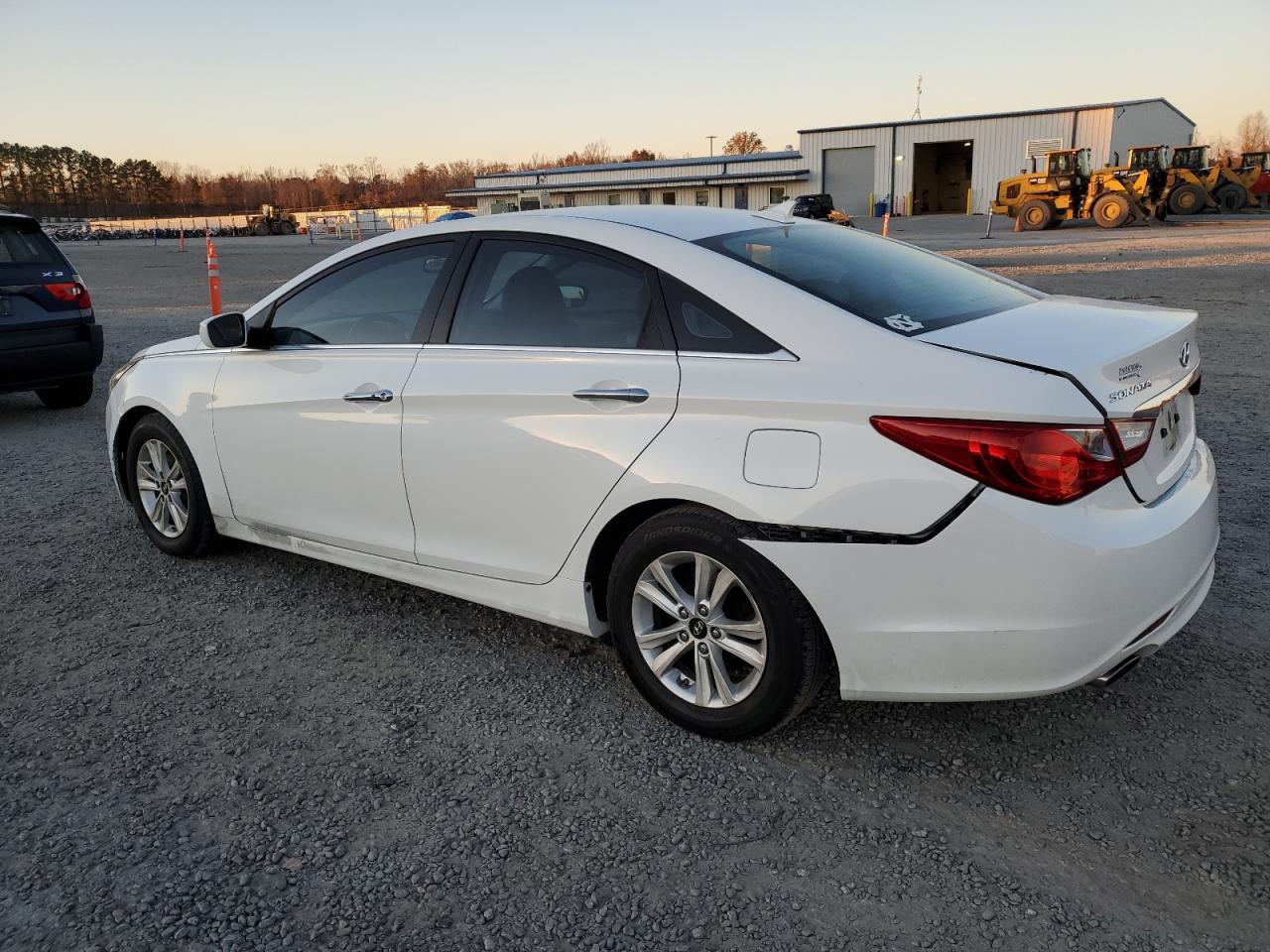 2011 Hyundai Sonata VIN 5NPEC4AC8BH049322 Copart auction photo, rear end damage thumbnail 2