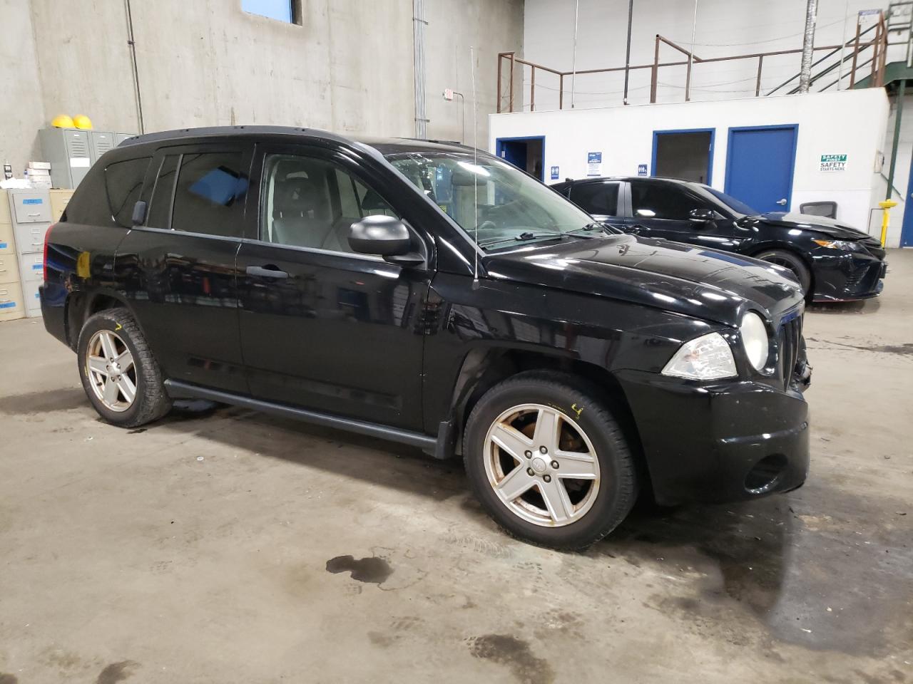 2007 Jeep Compass VIN 1J8FT47WX7D249811 Copart auction photo, front end damage thumbnail 4