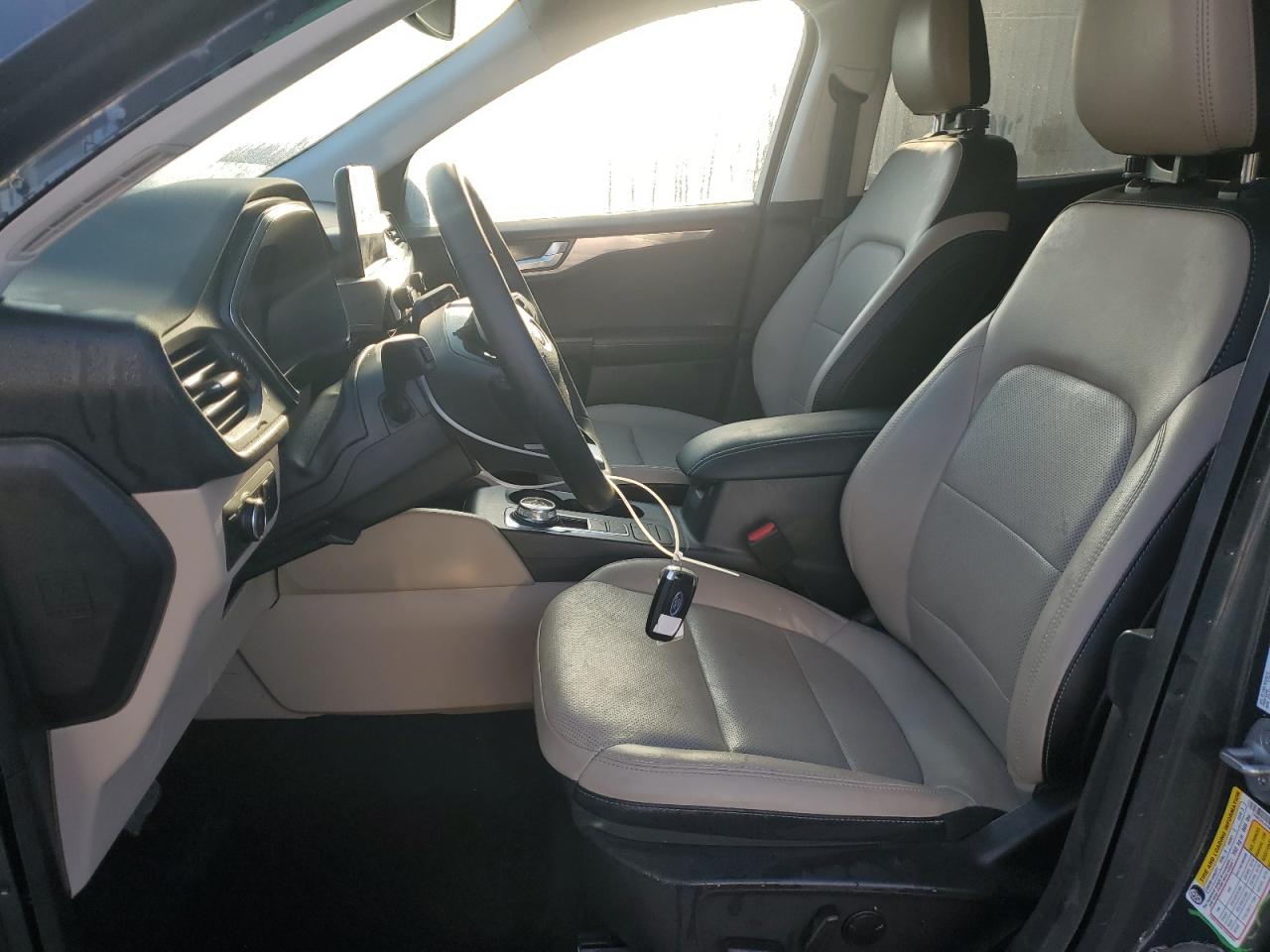 2022 Ford Escape VIN 1FMCU9J92NUB96764 Copart auction photo, front end / side damage thumbnail 7