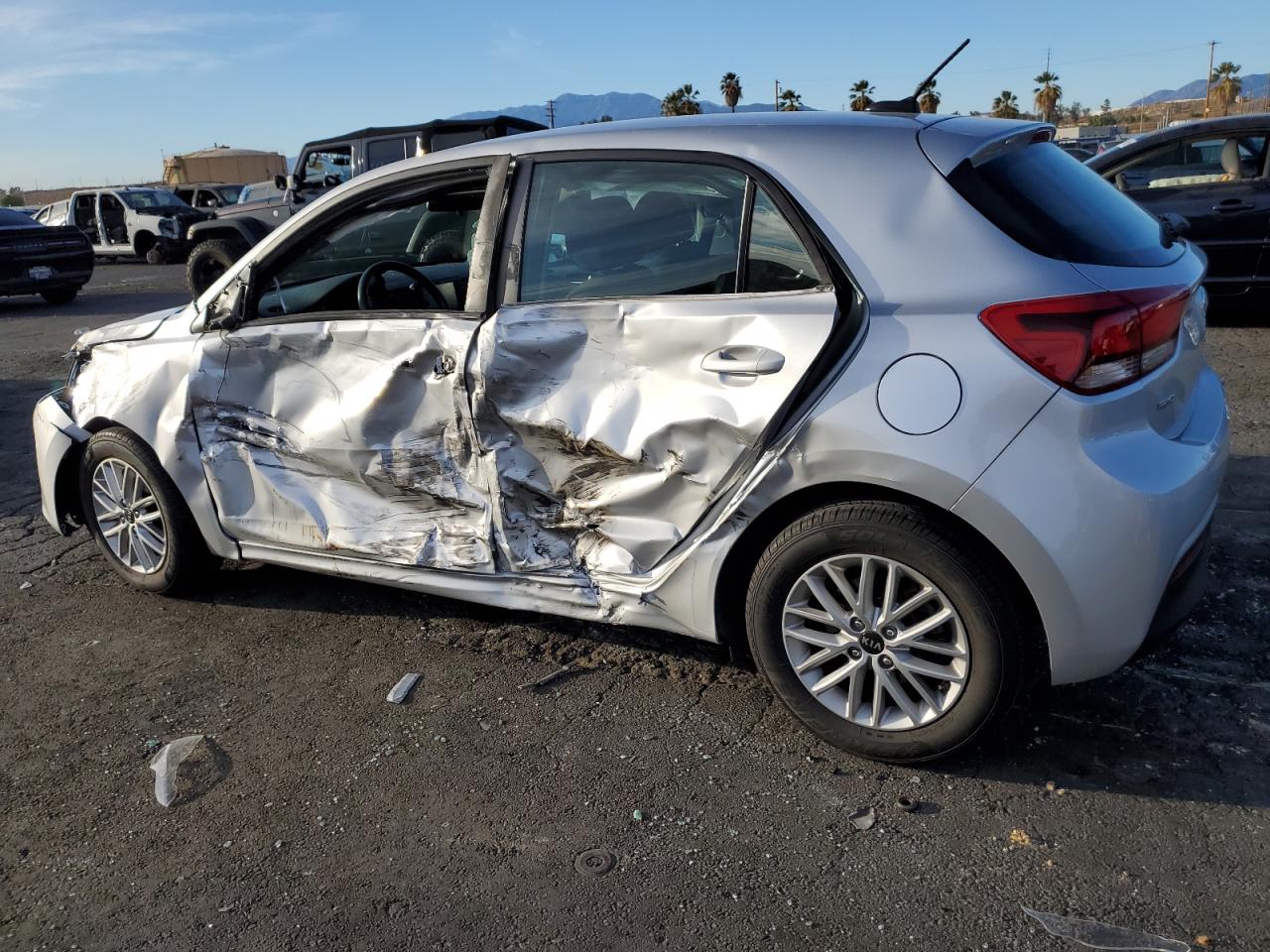 2018 KIA Rio VIN 3KPA35AB3JE068259 Copart auction photo, front end / side damage thumbnail 2