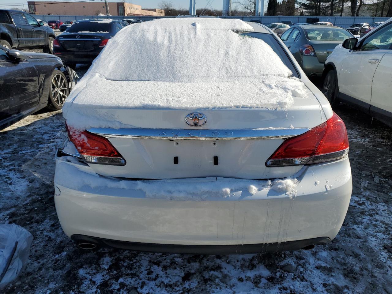 2011 Toyota Avalon VIN 4T1BK3DB0BU396535 Copart auction photo, front end / minor dent/scratches damage thumbnail 6