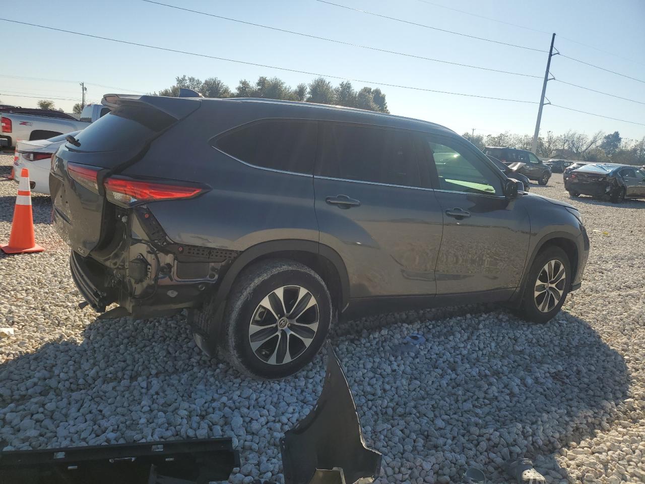 2021 Toyota Highlander VIN 5TDGZRAH5MS039246 Copart auction photo, rear end damage thumbnail 3